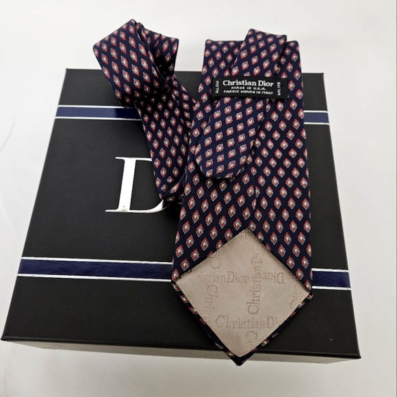Christian Dior Silk Neckyie in Navy and Red Interlocking Diamond Pattern - Picture 6 of 8